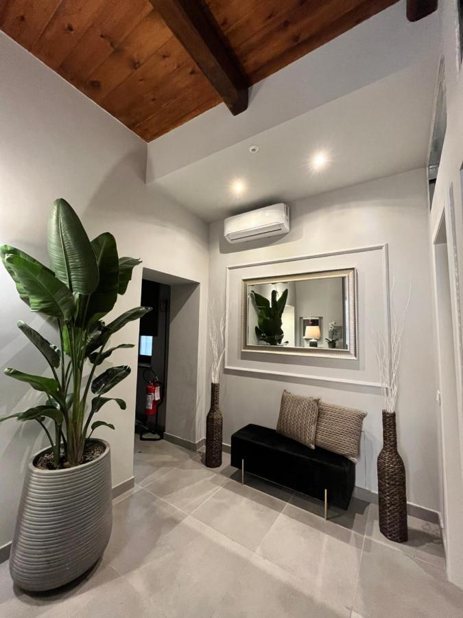 Soha Piazza Di Spagna Boutique Rome Exterior photo